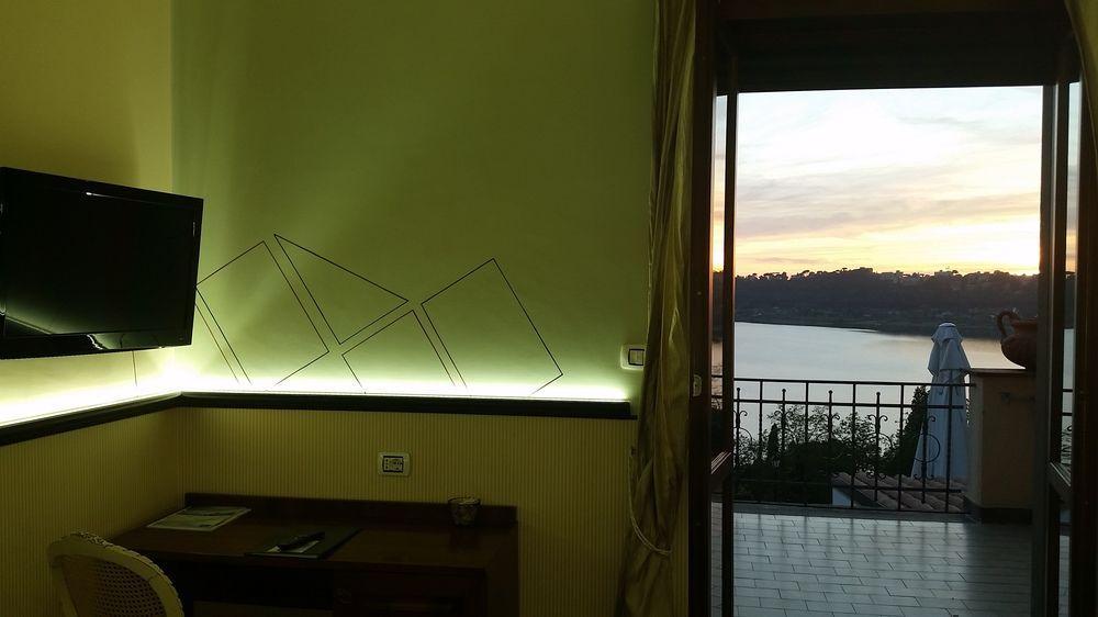 Hotel Villa Degli Angeli Castel Gandolfo Exterior photo